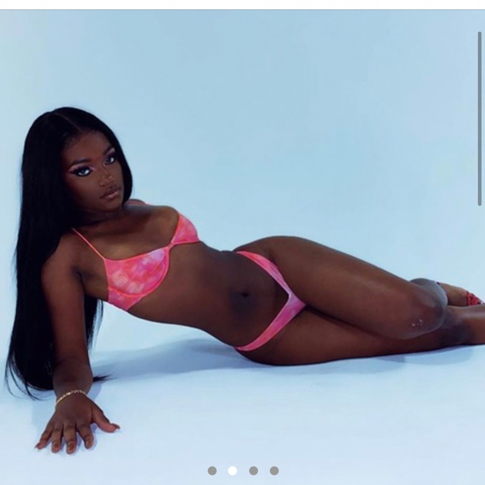 Sel doval 3 piece Kelly bikini set